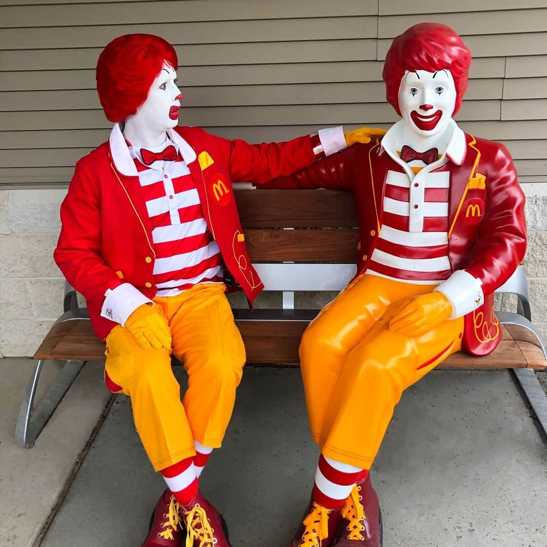 ドナルドさんのインスタグラム写真 - (ドナルドInstagram)「Talk about being dedicated to mime culture!」2月9日 21時13分 - ronaldmcdonald