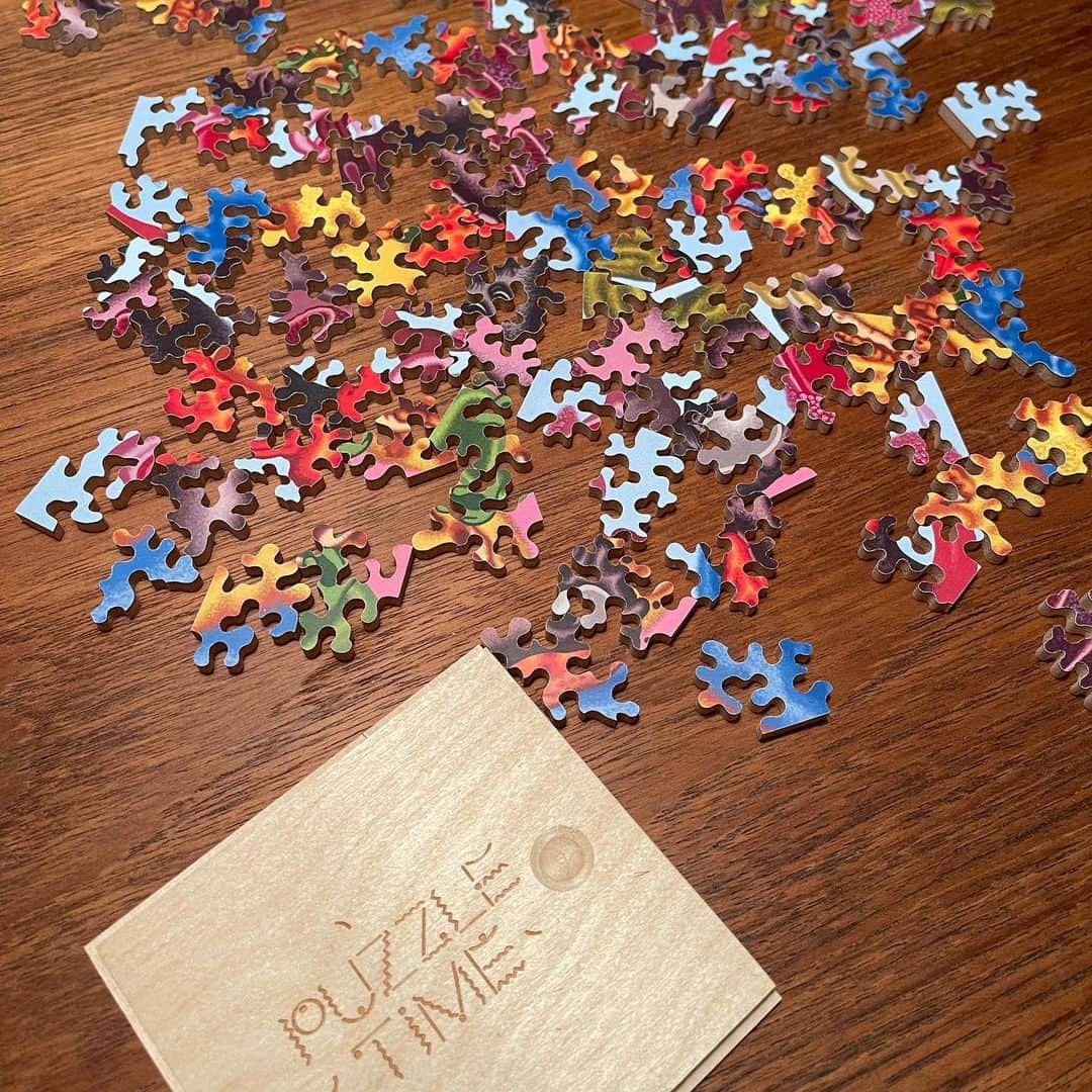 KAWSONEさんのインスタグラム写真 - (KAWSONEInstagram)「Thanks for the one of a kind hand cut puzzle @puzzle__time @mmorgannbblairr  #PeterSaul 🙏🙏」2月9日 21時30分 - kaws