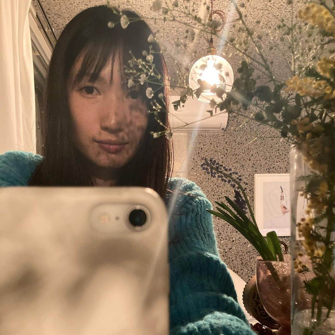 Karinさんのインスタグラム写真 - (KarinInstagram)「I cut my hair♡ 帰ったら、江原美希ちゃんみたいと言われた。そんな若返った？w  いつも思った通りにしていただいて、ありがとうございます^ ^  #rougy #model #japanese #bangs #mikiehara」2月9日 21時26分 - kaorikarin_u