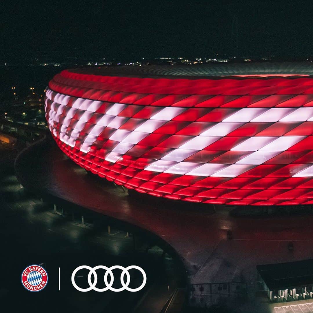 バイエルン・ミュンヘンさんのインスタグラム写真 - (バイエルン・ミュンヘンInstagram)「A stadium salute to our partners at @audi_de at our home ground, #AllianzArena. Thanks, @allianz, for supporting us with this. 🔴⚪  🎥 Watch the livestream of the Audi e-tron GT* world premiere at 👉 progress.audi tonight. #AudixFCB #Audi #etronGT #FutureIsAnAttitude -------------------- ℹ️ *e-tron GT: Power consumption combined: 19.6-18.8 kWh/100km (NEDC); 21.6-19.9 kWh/100km (WLTP); CO2 emissions combined: 0 g/km. Information on fuel/electricity consumption and CO2 emissions in ranges depending on the equipment and accessories of the car. Further information: www.audi.com/dat」2月9日 21時27分 - fcbayern