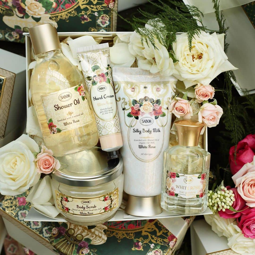 SABON Japanさんのインスタグラム写真 - (SABON JapanInstagram)「【2/10(木)～ジェイアール名古屋タカシマヤ Rose Festival POP UP SHOPオープン】 明日2/10(水)～2/19(金)まで、ジェイアール名古屋タカシマヤ3階特設会場に、Rose Festival POP UP SHOPがオープン。  2/18(木)の全国発売に先駆けて、「ホワイト・ローズコレクション」を数量限定発売いたします。 期間中、POP UP SHOP会場のウォータースタンドにて製品をご体験いただいた方に、SABON人気アイテムのサンプルサイズをプレゼント。 お近くにお越しの際は、ぜひ会場にてご体験ください。 ※体験は無料です。サンプルはジェイアール名古屋タカシマヤ店にてお渡しいたします。 ※価格はすべて税込です。 ※数量限定につき、なくなり次第終了となります。  ＜開催概要＞ ・期間：2021年2月10日(水)～2月19日(金) ・場所：ジェイアール名古屋タカシマヤ3階　特設会場 ・営業時間：10：00～20：00　※ジェイアール名古屋タカシマヤの営業時間に準ずる ※都合により変更または中止となる場合がございます。 ※コレクション製品、ギフトは数に限りがございますので予めご了承ください。  #SABONRoseFestival ﻿ #sabon#ホワイトローズ#ホワイトローズの香り#SABONのホワイトローズ#bodycare#whiterose#spring#サボン#フレグランス#SABONボディスクラブ#秘密の花園#香り#美容#春コスメ#コスメ#春#SABONの香り#サボンの香り#ボディケア#透明感#しっとり肌#SABONのスクラブ#ボディスクラブ#香り#サボンのホワイトティー#フレグランス#SABONの香り#サボンの香り#ローズフェスティバル」2月9日 21時28分 - sabon_japan