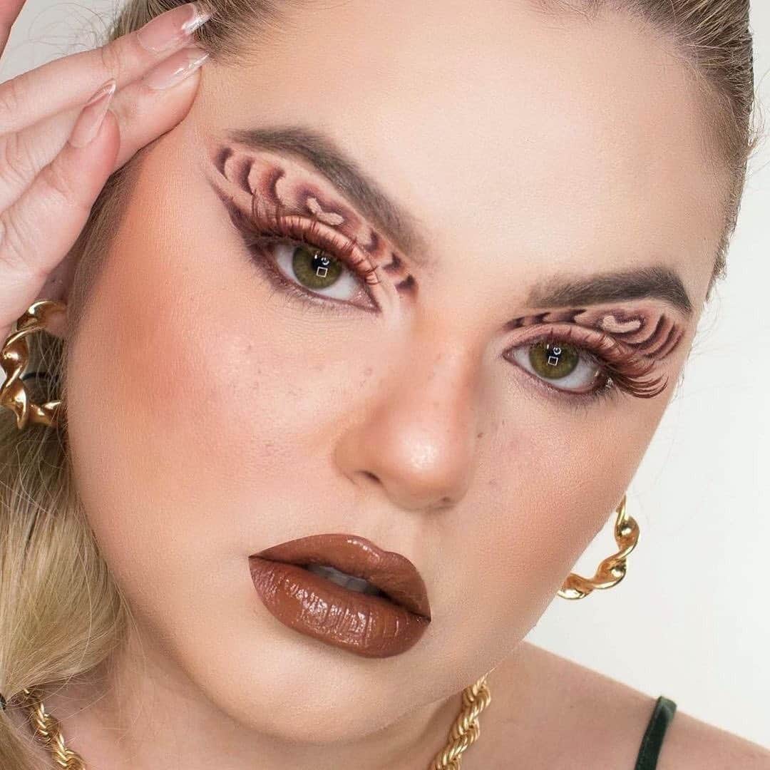 Huda Kattanさんのインスタグラム写真 - (Huda KattanInstagram)「Brown Rainbow Hearts🤎🌈 Swipe through and comment below your fave!😍👉 repost @hudabeautyshop   1. @sincerely_mels - #FauxFilter Luminous Matte in Dulce De Leche 2. @fuentes_legna - Last Night Power Bullet 3. @maryandpalettes - #FauxFilter Luminous Matte in Cashew + Nude Rich Obsessions 4. @jennseren - #HudaBeautyTantour in shade Medium」2月9日 21時28分 - hudabeauty