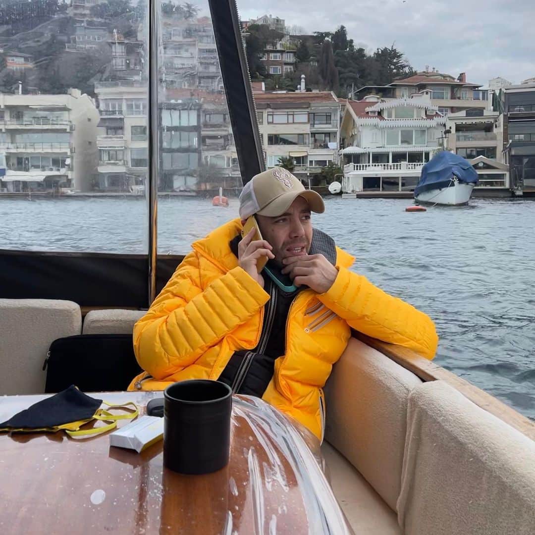 muratdalkilicのインスタグラム：「Güya balık tutuyoduk 😏 #work4ever」