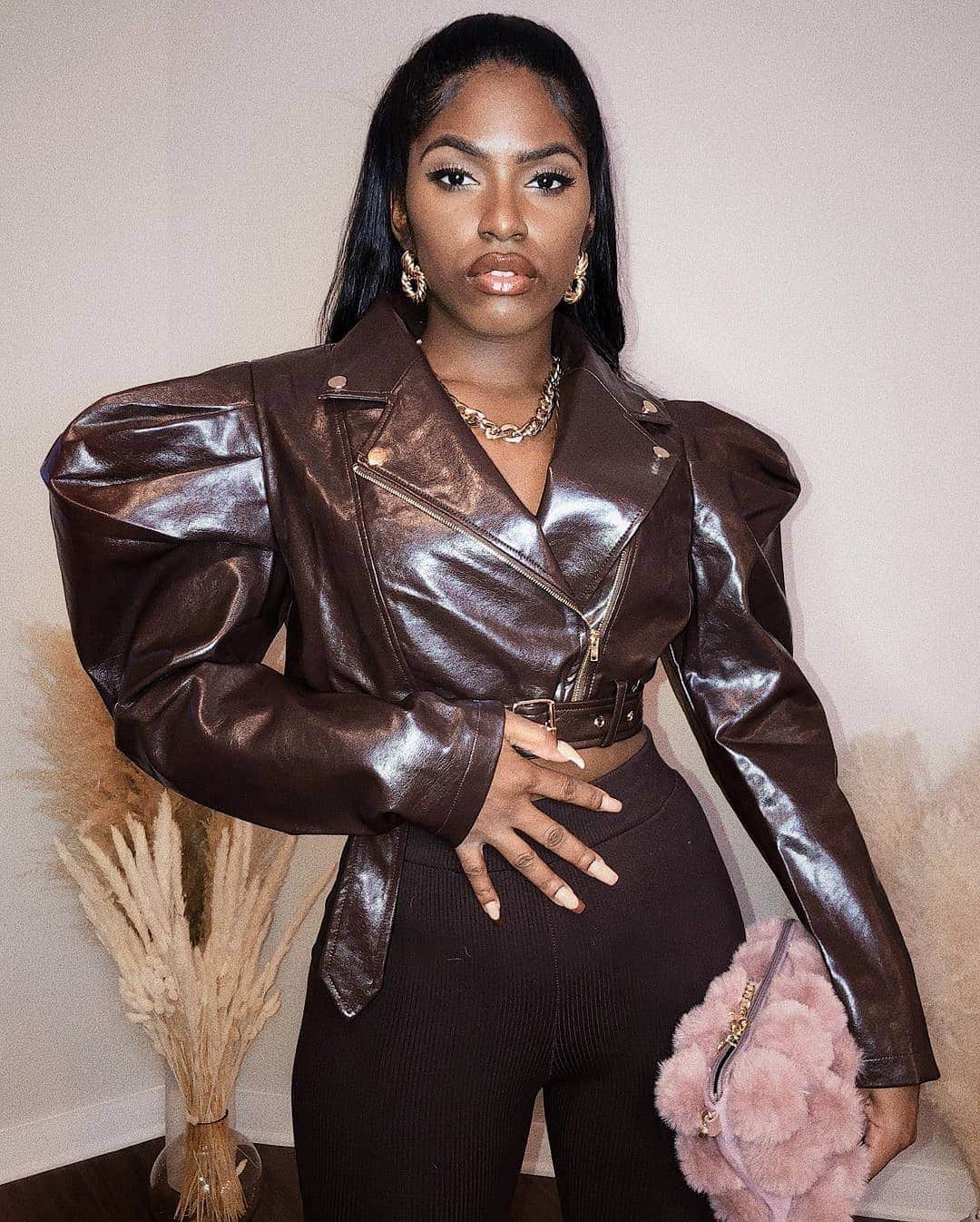 SHEINのインスタグラム：「Never underestimate the power of a good outfit 🔥  @idesign8  Shop Item #: 1794507  #SHEINgals #SHEINstyle #SHEINSS21 #slayqueen」