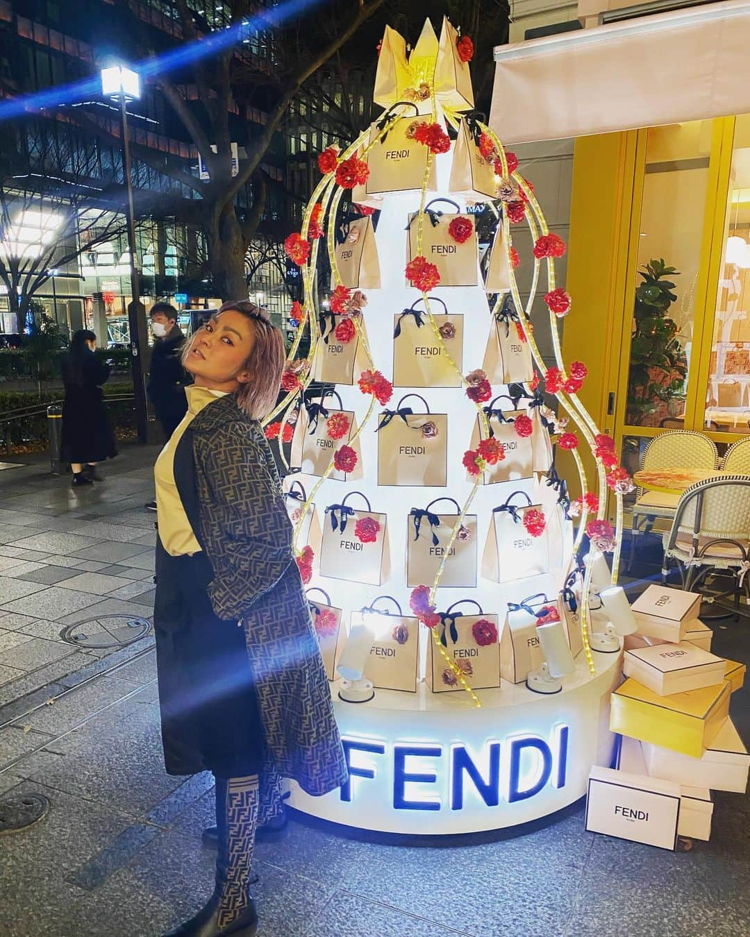 Nazukiさんのインスタグラム写真 - (NazukiInstagram)「✨ 𝐅𝐄𝐍𝐃𝐈 ✨  期間限定のFENDI CAFE💛💛  空間全て可愛い💓 FENDI CAFE行くならFENDI着ていきたいよね👍🌟  #fendi #fendicafe #fendishoes #fendicoat  #cafe #tokyo #fashion  #fendivintage #vintage #valentine  #フェンディカフェ #フェンディ #かわいい #ファッション #カフェ #幸せ #笑顔 #ライフスタイル #ドレス #期間限定 #喫茶店 #大人 #幸福 #エプロン #カバー #空間 #人 #限定品 #非売品 #商品」2月9日 21時35分 - nazuki_08