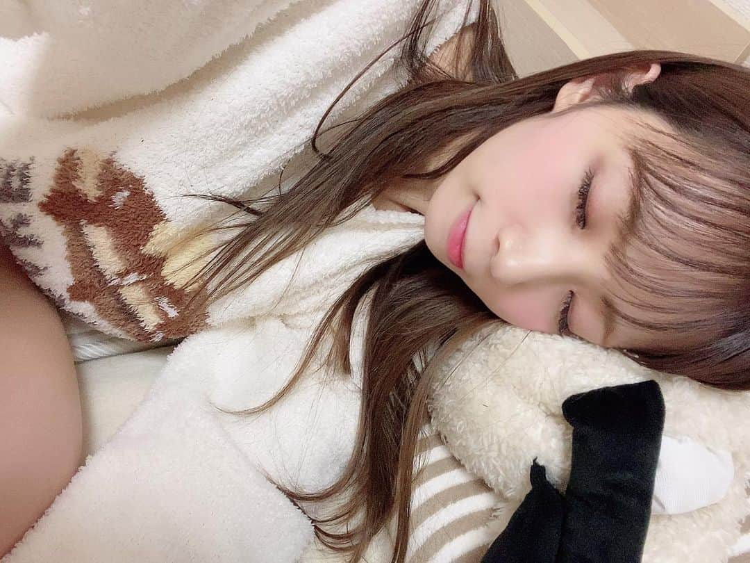 石田亜沙己さんのインスタグラム写真 - (石田亜沙己Instagram)「プレゼントのジェラピケ可愛くて最高や。  #ジェラートピケ #gelatopique #寝顔」2月9日 21時53分 - asami_.ishida