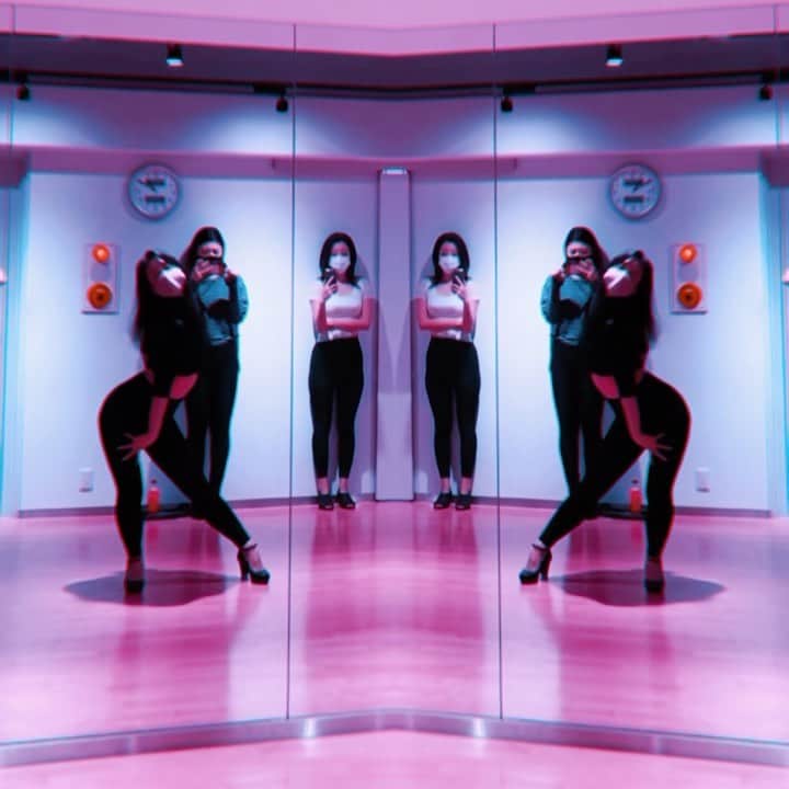 関根アヤノのインスタグラム：「slow heelむずかしい でも難しい事ほどたのしいのよね。」