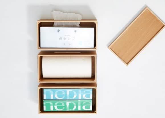 ideaco online storeさんのインスタグラム写真 - (ideaco online storeInstagram)「・ 花粉も飛び始めてます。 ・ #鼻セレブ の入る木製ティッシュケースRoof Paper Box。 木蓋のマスクケースとも相性◎ 並べて置くとインテリアとしても素敵ですよ♡ ・ コロナも花粉も、素敵に予防してまいりましょう☺︎ ・ ・ #ideaco#イデアコ#ティッシュケース#木製ティッシュケース#roofpaperbox #マスクケース#マスク収納#ホワイトインテリア#ナチュラルインテリア#シンプルインテリア#シンプルな暮らし#暮らしを整える#丁寧に暮らす#玄関インテリア#リビングインテリア#ローションティッシュケース#花粉対策#コロナ対策#シンプルデザイン#リビングインテリア#見せる収納#見せる予防#玄関収納#simplelife #simpleinterior #naturalinterior #maskcase #tissuecase」2月9日 22時03分 - ideaco_home