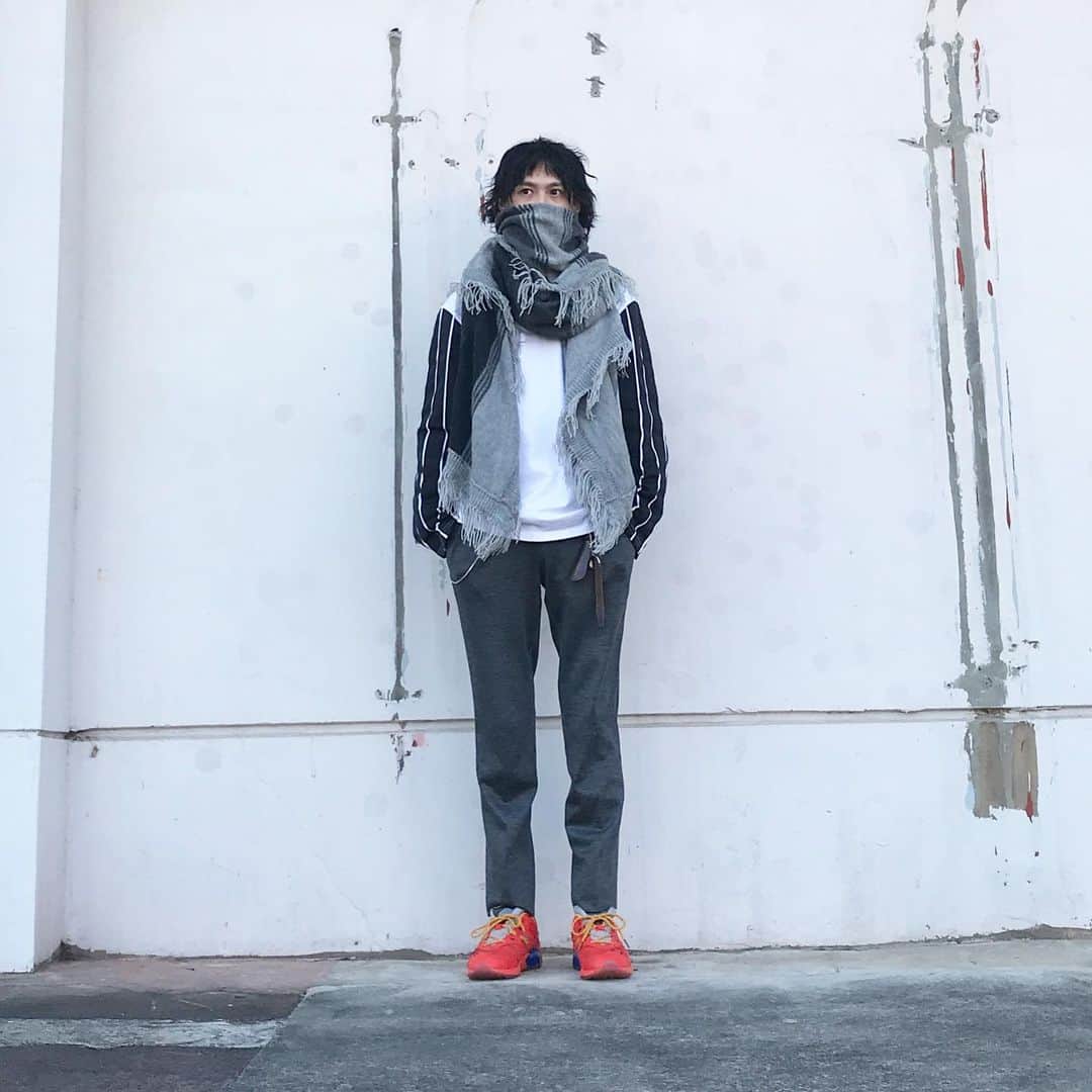 君嶋麻耶のインスタグラム：「GRAY #fashion #mensfashion #used #vintage #cordinate #コーディネート #コーデ #ファッション #メンズファッション #ユーズド #ヴィンテージ #usedclothing #古着」