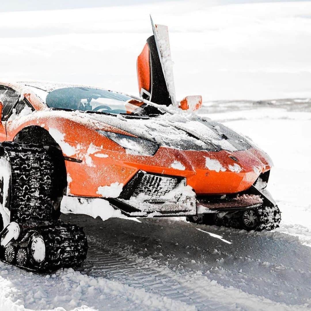 CarsWithoutLimitsさんのインスタグラム写真 - (CarsWithoutLimitsInstagram)「@thestradman Lamborghini Aventador on winter tracks ❄️ 🦾 Photos @hypercarhooligan   #carswithoutlimits #lamborghini」2月9日 22時17分 - carswithoutlimits