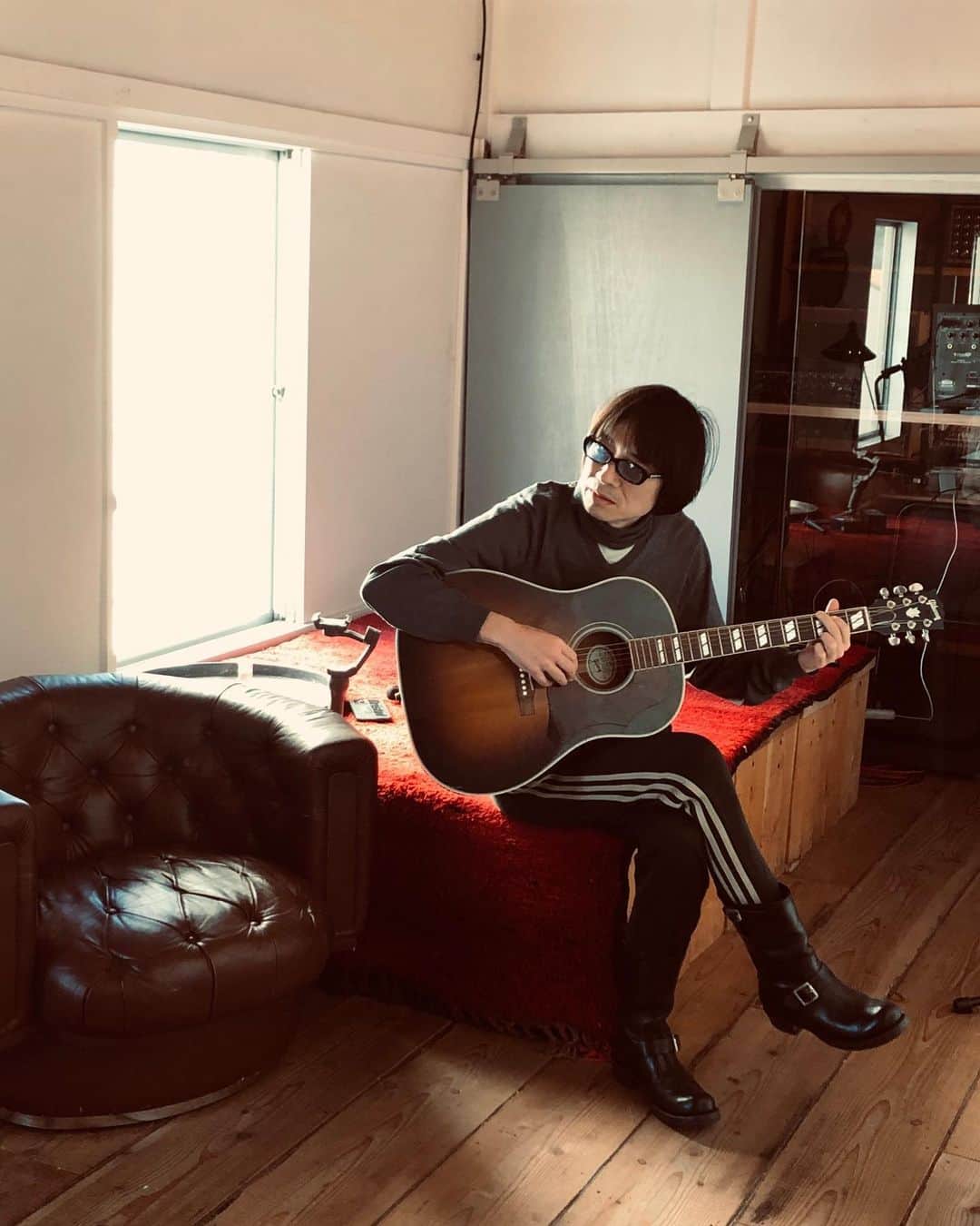 YO-KINGのインスタグラム：「2/20  中野サンプラザ 久しぶりのMB'S それはそれは楽しみにしてる私です！」