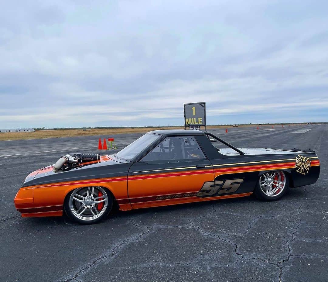 ウエストコーストチョッパーズのインスタグラム：「It’s NOT a Mini-Truck! It’s a Dodge Rampage “Sports Pickup” dammit...  Not to shabby for a @officialmonstergarage build  Great build team, and even greater finishing team at @westcoastchoppers   And Jeeeez would you look at that paint! Darren & Ryan & Fro killed it.  #jessejames」