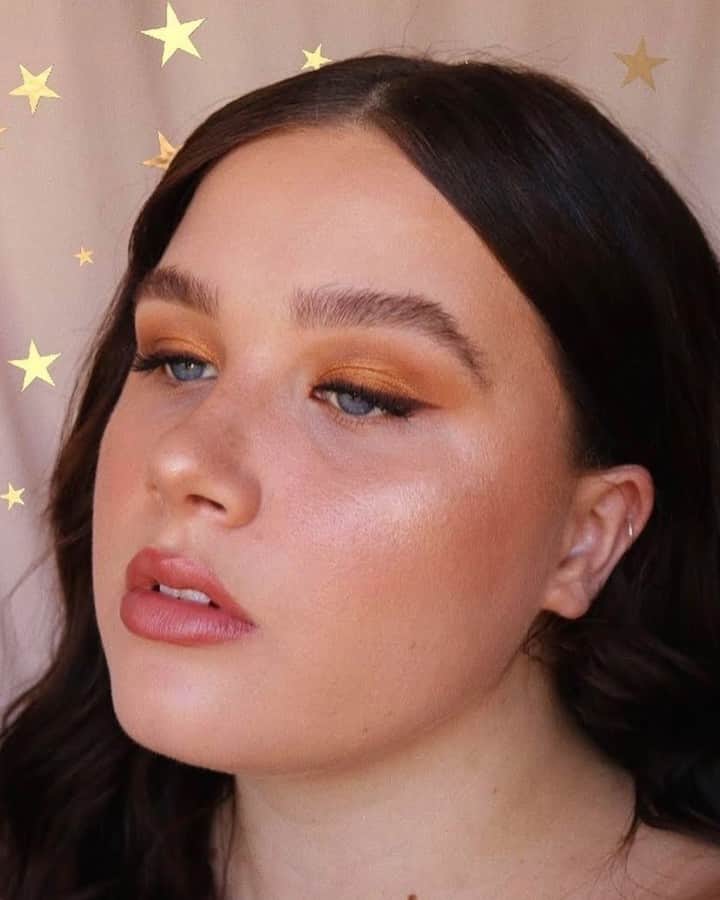 Benefit Cosmetics UKさんのインスタグラム写真 - (Benefit Cosmetics UKInstagram)「A natural beauty 🌸 @doneby_dan uses Goof Proof brow pencil to perfect her brows AND faux freckles - we LOVE a 2-in-1 hack 💁‍♀️👏  #benefitbrows #goofproof」2月9日 22時38分 - benefitcosmeticsuk