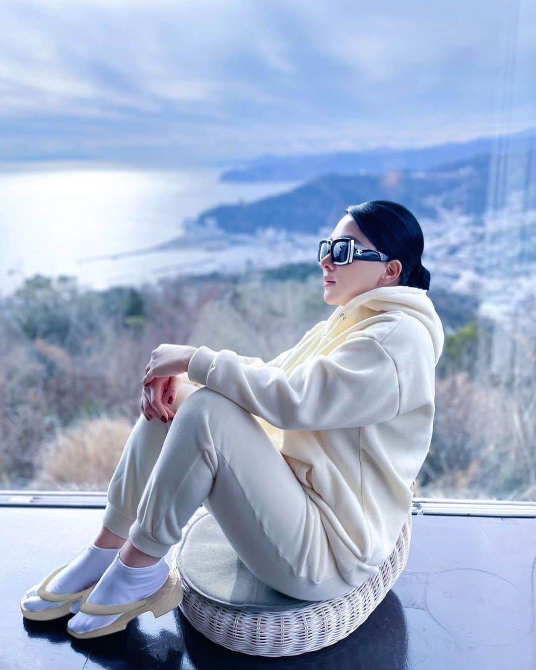 Syahriniさんのインスタグラム写真 - (SyahriniInstagram)「• Living The Moment !  ___________________𝓢𝓨𝓡 _________________  #PrincesSyahrini #Winter_February2021 #Japan」2月9日 23時03分 - princessyahrini