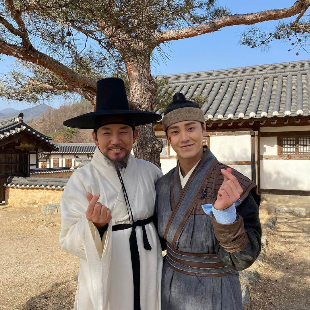 イ・テファンさんのインスタグラム写真 - (イ・テファンInstagram)「그 동안 저희 ‘암행어사 조선비밀수사단’을 사랑해 주신 모든 분들께 감사 드립니다!  행복하고 소중한 추억을 간직한 채 이만 인사 드리겠습니다🙇‍♂️ #암행어사 #성이범 #수고하셨습니다」2月9日 23時10分 - leetaehwan0221