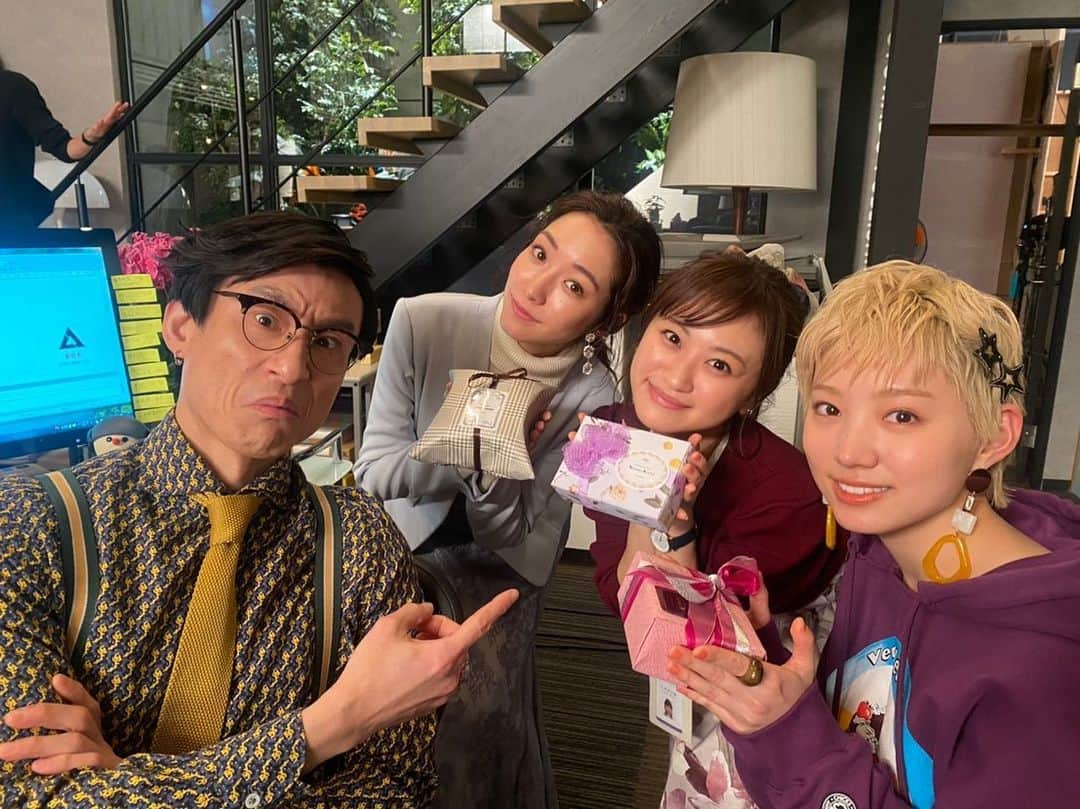 吉田沙世さんのインスタグラム写真 - (吉田沙世Instagram)「#ボス恋 第５話いかがでしたか?♪ 充電ハグ…ブルきゅんでしたね paraviでは#ツン恋 もぜひご覧下さい🙌 もうすぐバレンタインデー！ #なだぎ武  #星野梨華 #太田夢莉  #tbs」2月9日 23時13分 - sayobaby