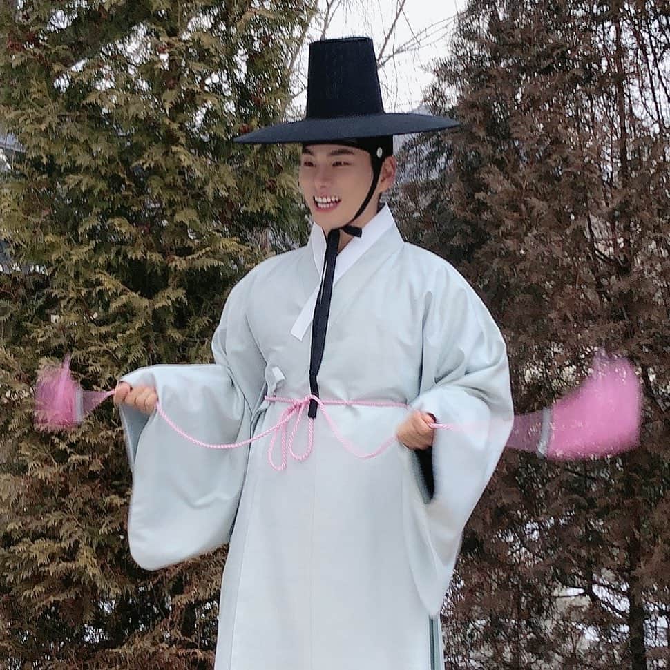 のインスタグラム：「양민으로 신분상승하고 기분좋은 춘삼이😊」