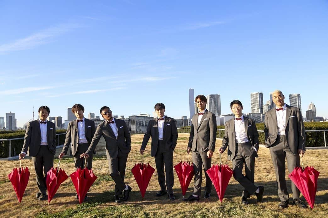 中務裕太さんのインスタグラム写真 - (中務裕太Instagram)「雨のち晴れ 本日リリース☔️☀️ 皆さんの人生が 雨よりもたくさんの 晴れで包まれる事 願っています☺️✨ Choreo by @riehata   #皆んな #MV1日10回 #見てください #最強のgenefam達 #宜しくお願いします #☔️☀️🙏✨ #🦧🐬🤴👽🎤🎧🐷🧍‍♀️🧍‍♂️」2月10日 9時23分 - yuta_nakatsuka_official