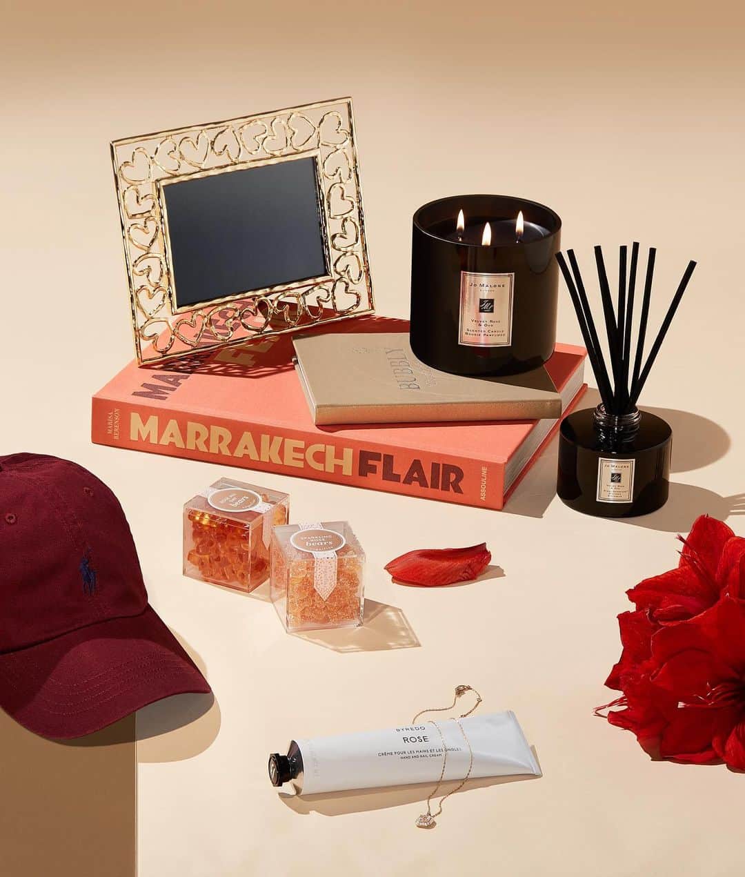Saks Fifth Avenueさんのインスタグラム写真 - (Saks Fifth AvenueInstagram)「With t-minus six days until #ValentinesDay, treat that special someone to little delights from @jomalonelondon, @officialbyredo, @ralphlauren and more.」2月10日 9時23分 - saks