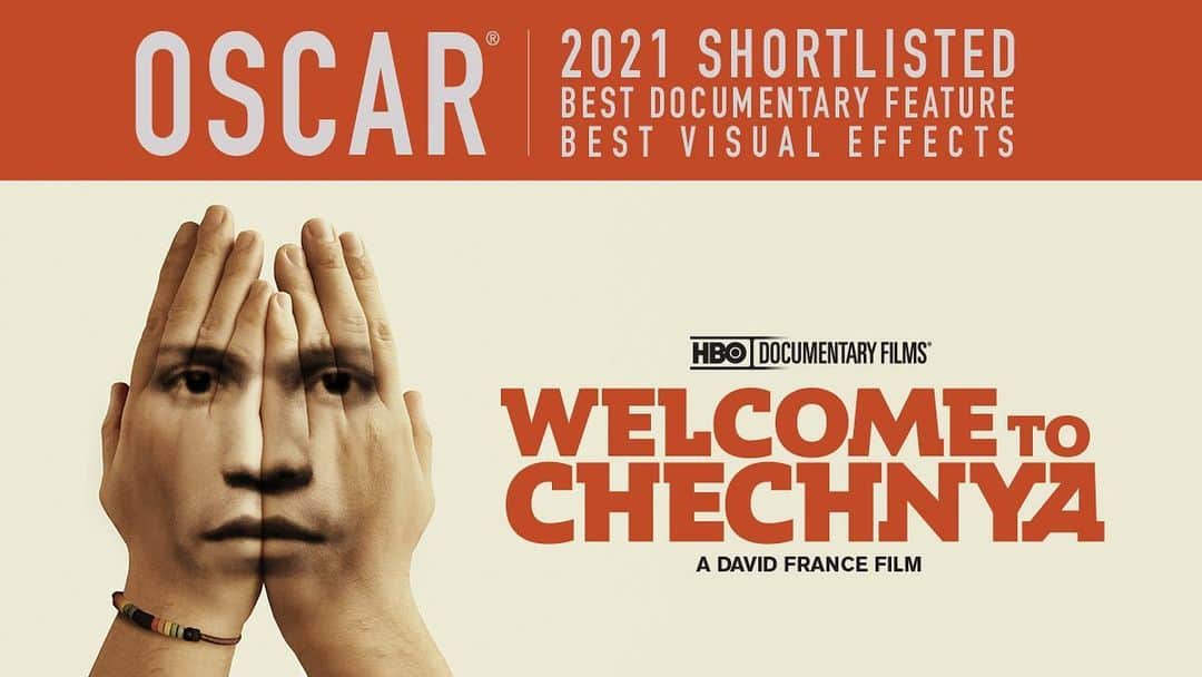 ジェシー・タイラー・ファーガソンのインスタグラム：「Me & @justinmikita are proud of @welcometochechnya — the documentary we executive produced which has been shortlisted for two categories @theacademy Oscars for both Best Documentary & Visual Effects.   We celebrate this recognition and hope this inspires more people to urgently watch & share the film as queer people continue to be hunted & tortured as we speak in Chechnya.   Congrats to the entire team, @bydavidfrance, @aleechentay, @hbo and more who made this possible.   For more information visit www.WelcomeToChechnya.com #iamawitness」