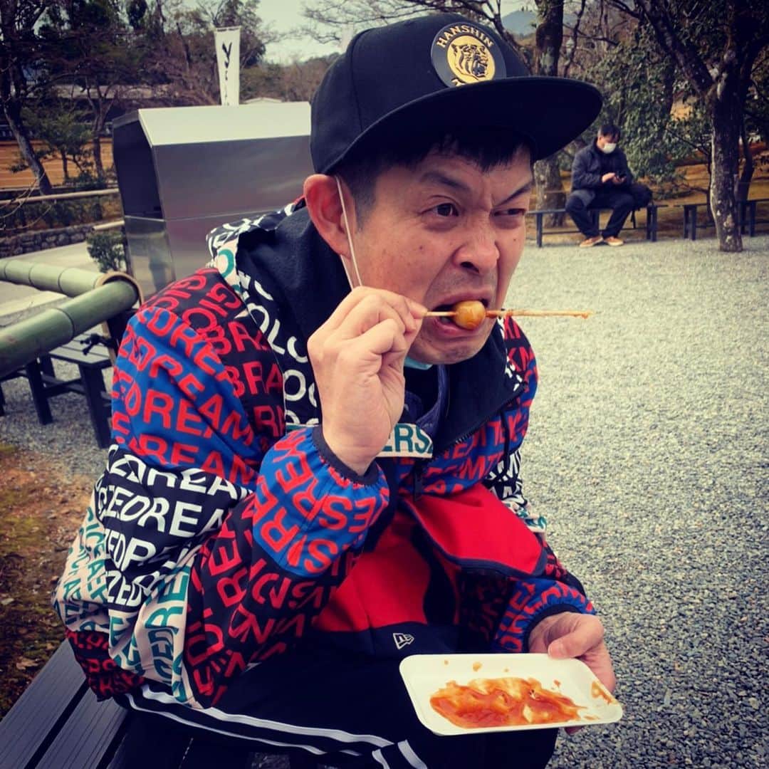 山田スタジアムのインスタグラム：「京の都でパワー貰ってきました  #京都 #金閣寺 #鹿苑寺 #鹿苑寺金閣 #御金神社 #シンクタンクタンク」