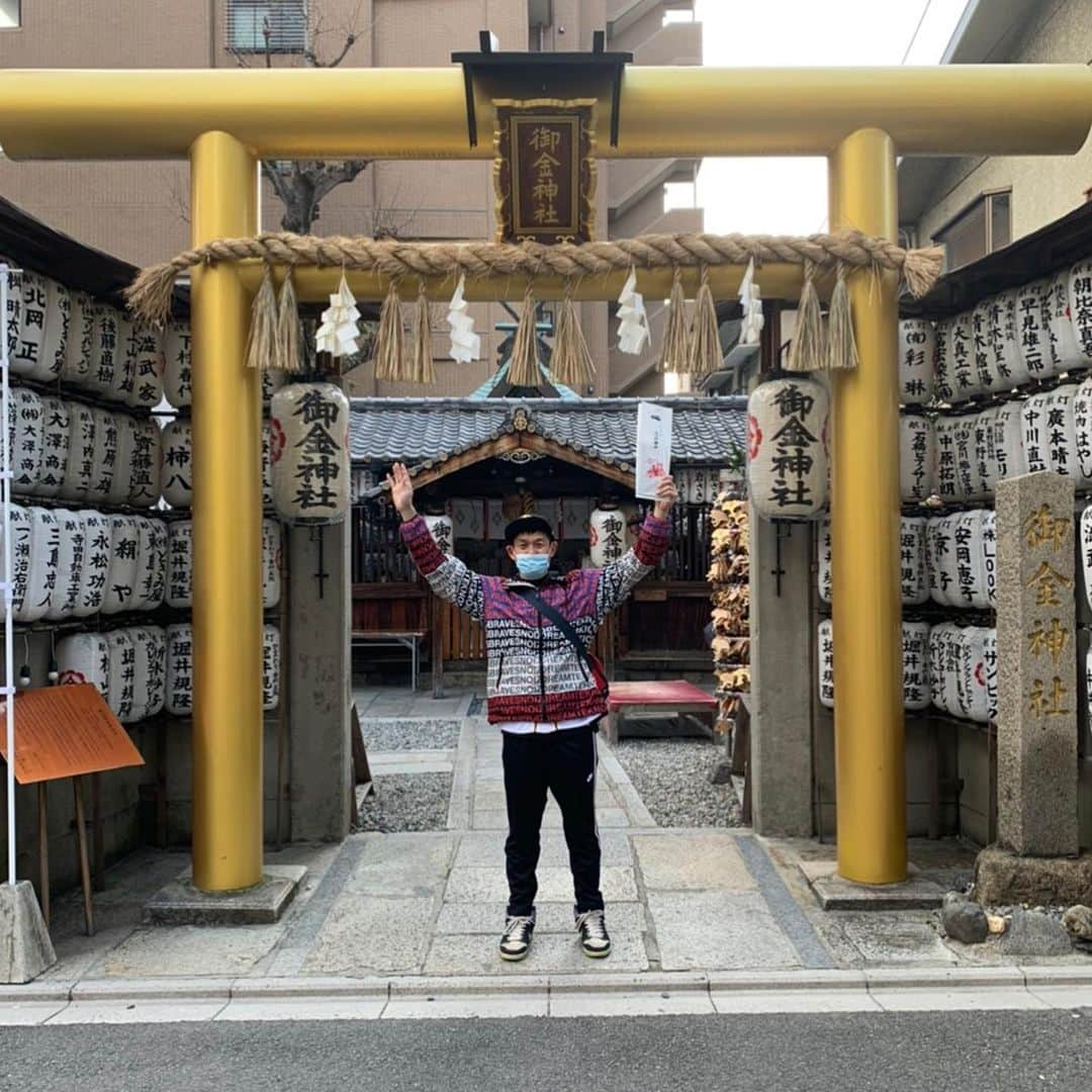 山田スタジアムさんのインスタグラム写真 - (山田スタジアムInstagram)「京の都でパワー貰ってきました  #京都 #金閣寺 #鹿苑寺 #鹿苑寺金閣 #御金神社 #シンクタンクタンク」2月10日 9時56分 - yamadastadium