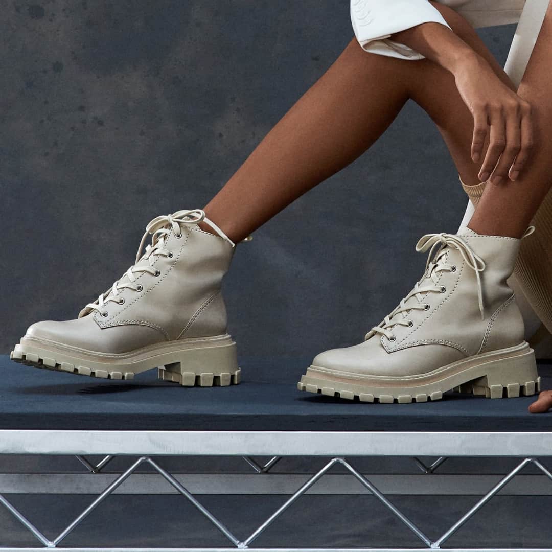 Schutzのインスタグラム：「A NEW CLASSIC - SCHUTZ TRACTOR IN WHITE ❤️ #schutztractor」