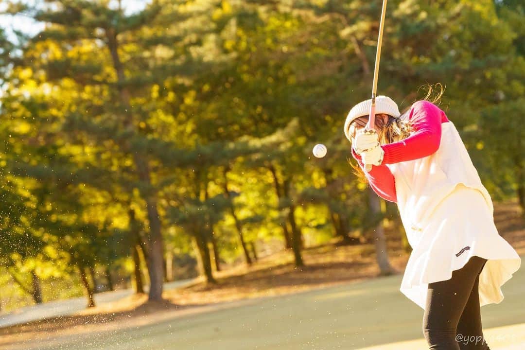 高沢奈苗さんのインスタグラム写真 - (高沢奈苗Instagram)「. 自然体🌞 . 何気ない瞬間の4枚☺️🤍📷 . 最後のはボールまでくっきり〜★ . . . 📸 @yoppa408  #golf #golfphotography #ゴルフ #ゴルフ女子 #ラウンド #ゴルフコーデ #何気ない瞬間の一枚」2月10日 10時08分 - nanaetakasawa
