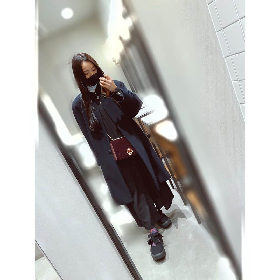 齋藤明里のインスタグラム：「. この日も真っ黒 . #LQ #ysformen  #burberry  #katespade  #tokyobopper  #kiwandakiwanda」
