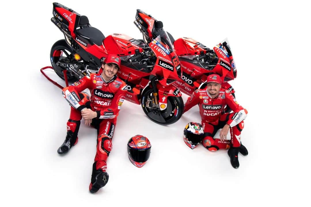MotoGPさんのインスタグラム写真 - (MotoGPInstagram)「In the red corner!!! 🥊 @jackmilleraus and @pecco63 unveil the 2021 @ducaticorse Desmosedici GP! 🔴🤩 #JM43 #FB63 #MotoGP #Motorsport #Motorcycle #Racing」2月10日 1時30分 - motogp