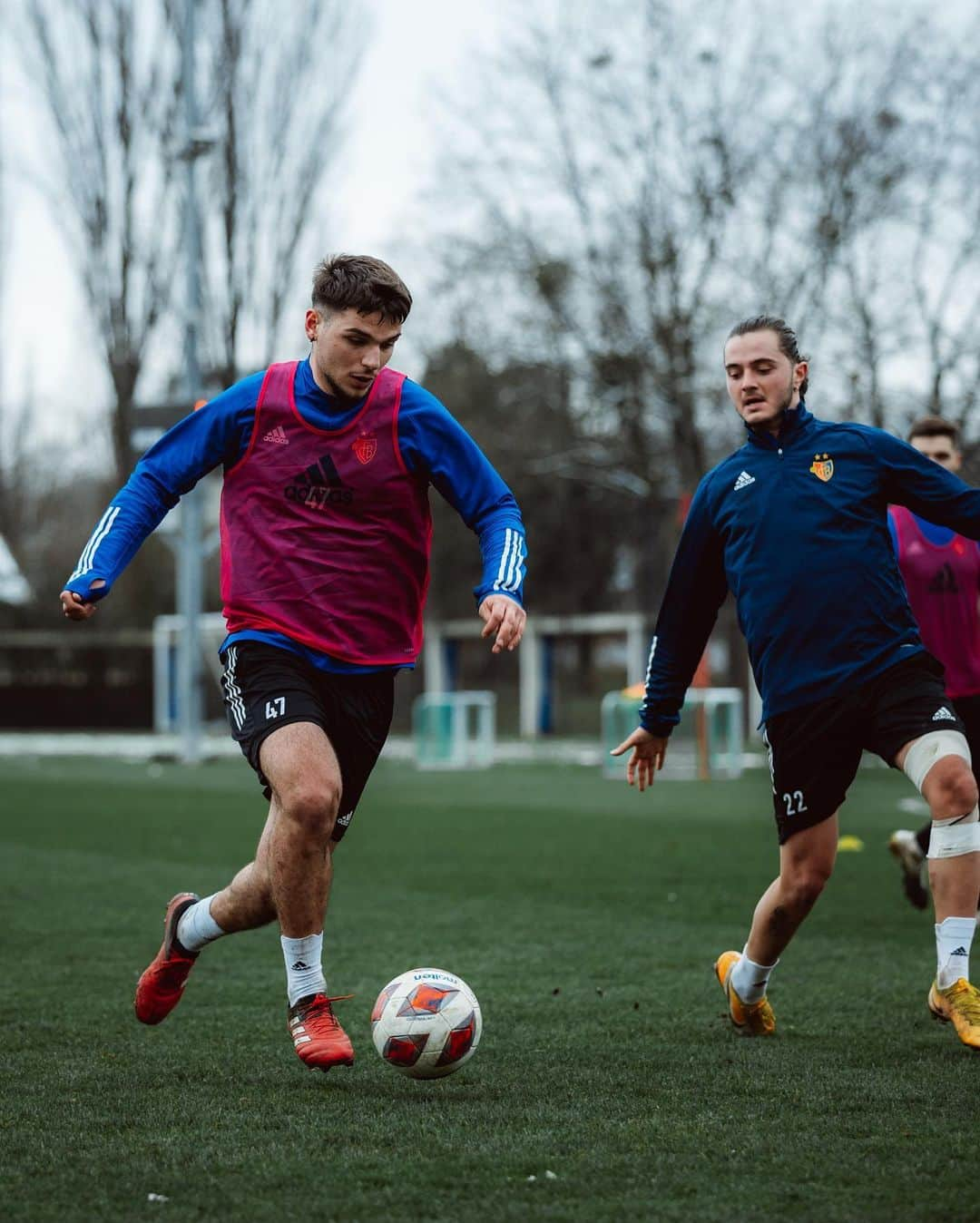 FCバーゼルさんのインスタグラム写真 - (FCバーゼルInstagram)「⚽️👀😍 #FCBasel1893 #zämmestark」2月10日 1時39分 - fcbasel1893