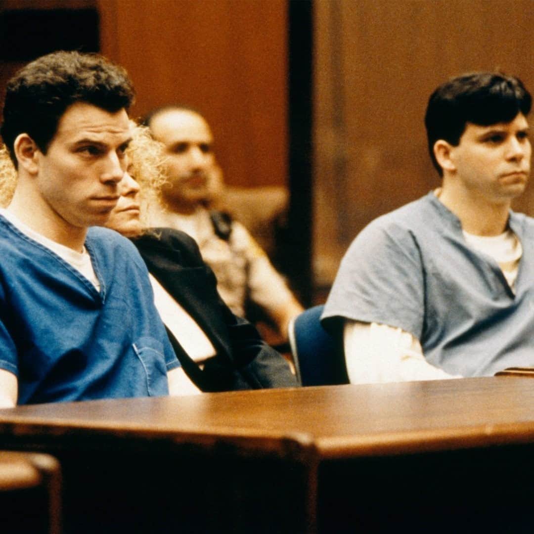 New York Times Fashionのインスタグラム：「The Menendez brothers were convicted for the 1990 murder of their parents. Now, people are reexamining the verdict, suggesting that the world didn’t listen to the brother’s stories of abuse. The brothers have fan accounts and advocates all over TikTok and Instagram. Link in bio to read.」