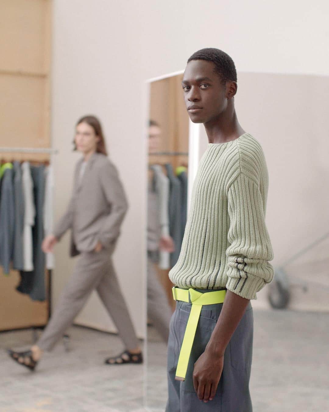 エルメスのインスタグラム：「Fluorescence presence.  #AbsoluteElegance #BoatNeckPullover #FluoroCanvasBelt #SpringSummer2021  #HermesHomme #Hermes」