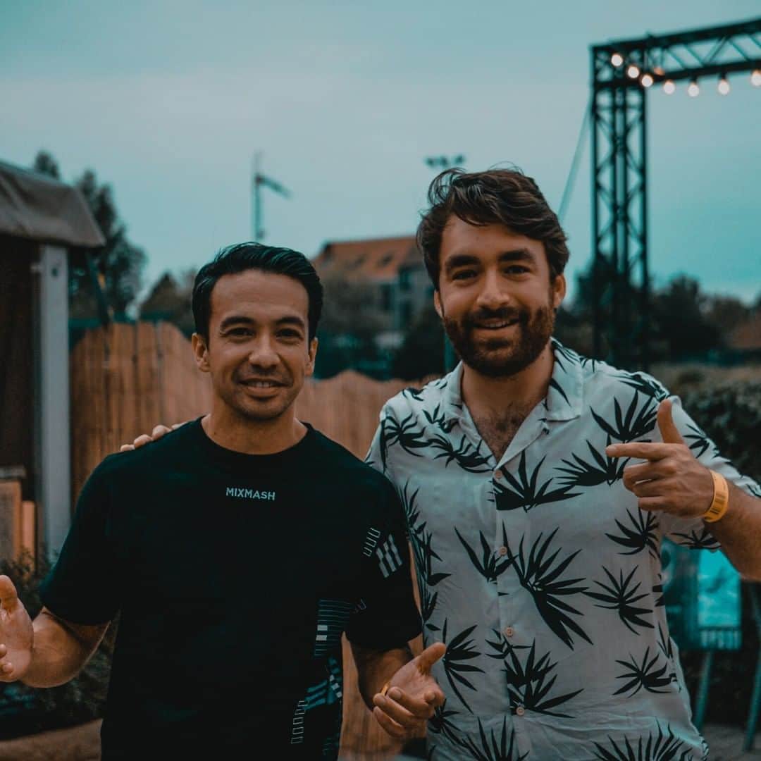 のインスタグラム：「It's the second, second tuesday of the month this year and that means ➡️ Another episode of @tomorrowland's Wayback Luke radioshow at 20:00 CEST with none other then @oliverheldens as my special guest!🎧」