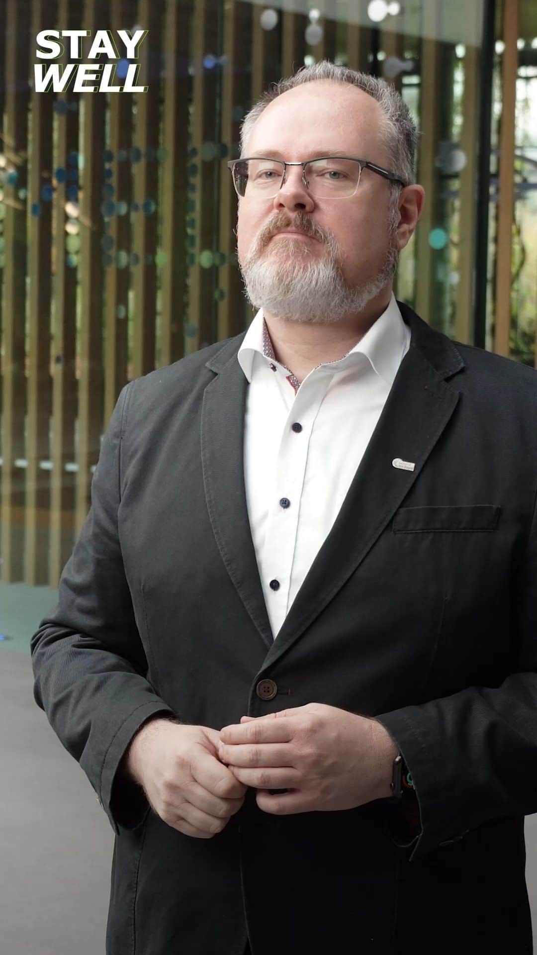 のインスタグラム：「Being patient with yourself and others is not always easy, but is even more important during a pandemic. Psychologist Thorsten Uhle shares three tips on how to better structure your daily life in the current situation with more tips to follow in the next week. #staywell #teambayer #bayer04 #mentalhealth #balance #resilience」