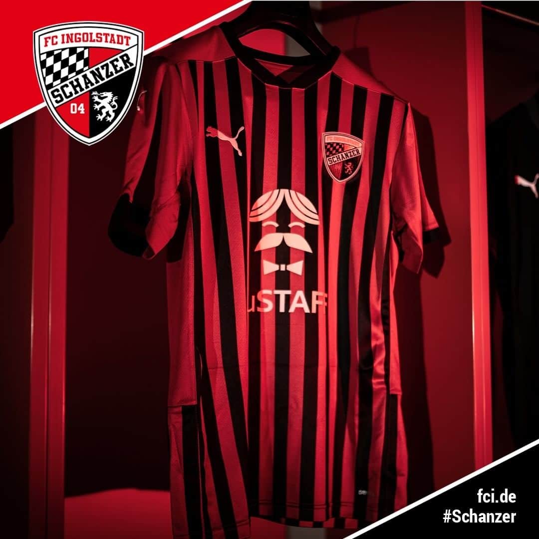 FCインゴルシュタット04のインスタグラム：「Da hat uns guSTAFF beim Debüt ordentlich Glück gebracht‼️😁🙏 Unser #Schanzer Haupt- und Trikotsponsor PROSIS hatte den etwas anderen Neuzugang parat & der bleibt erstmal weiter auf dem Trikot ⚫️🔴 Was dahinter steckt erfahrt ihr auf prosis.de/gustaff oder direkt auf der Seite der @prosisgmbh 👀 . . #schanzerdassindwir #Schanzerfürimmer #Ingolstadt #FCI #FCIngolstadt #3Liga #zeigtsuns #fu3ball #soccer #fussball #football #futbol #immerweiter #zamhoidn #Team #heimspiel #Stadion #Dahoam #AudiSportpark #Rückrunde #FCIVIK #Köln #ViktoriaKöln #Heimsieg #Wahnsinn #Lastminute #prosis #guSTAFF」