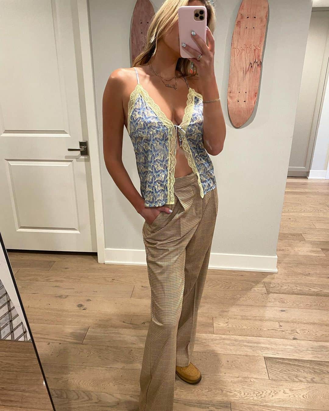 FRANKIES BIKINISさんのインスタグラム写真 - (FRANKIES BIKINISInstagram)「7 Days of Frankies Fits 🦋✨ Founder  @francescaaiello is back with styling her favorite pieces from our Spring 2021 collections.   Outfit 2: sneak peek! 🤭 new Monarch print in our silk Juliet tank, high waist trousers, and Nike Airforce Wheat Mochas. #FrankiesFits」2月10日 2時49分 - frankiesbikinis