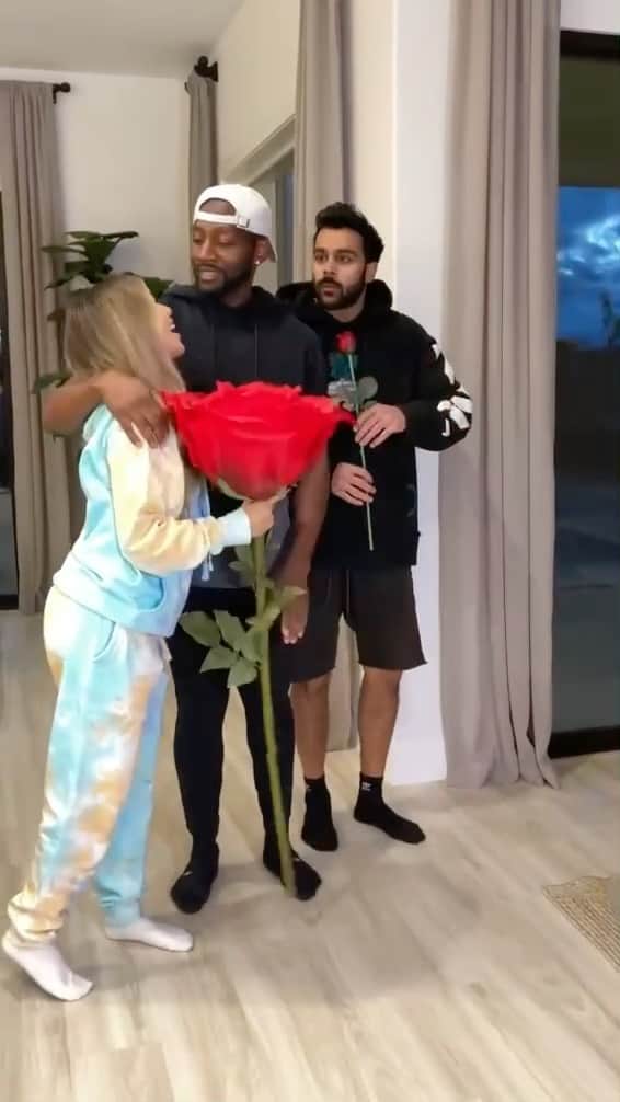 リアン Vのインスタグラム：「LOVE Battle ❤️😂🐴 @destorm @adamw」