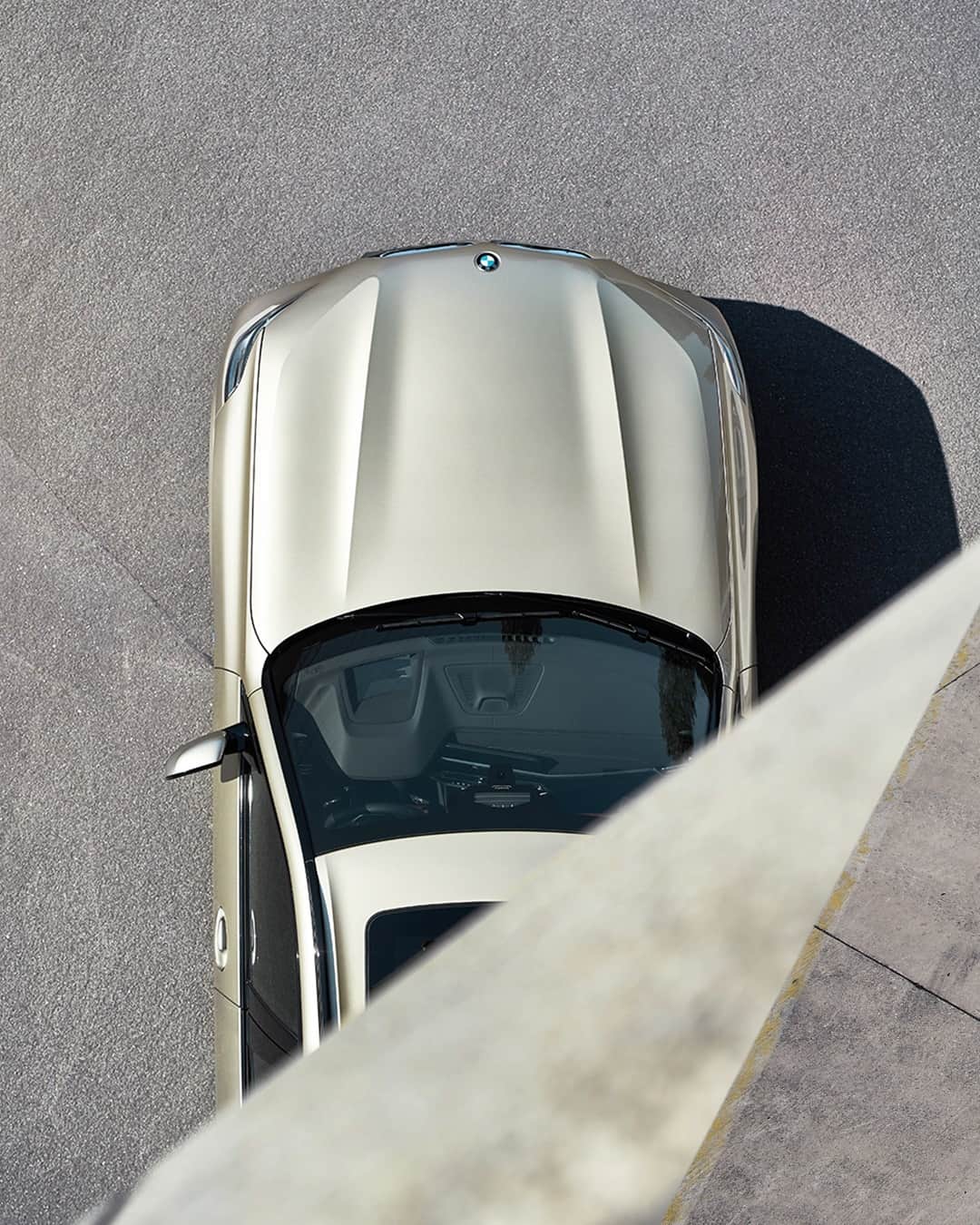 BMWのインスタグラム：「The perfect bird's-eye view. The BMW X5. #TheX5 #BMW #X5」