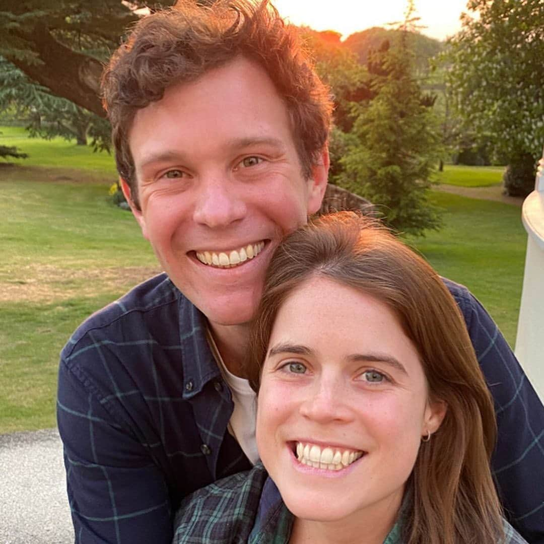 British Vogueさんのインスタグラム写真 - (British VogueInstagram)「Congratulations to Princess Eugenie, who today welcomed her first child, a baby boy, with her husband Jack Brooksbank. The newborn is the ninth great-grandchild of the Queen and the Duke of Edinburgh, who are “delighted with the news”, Buckingham Palace said. Eugenie herself announced her son’s arrival in what has become the traditional style: by posting a sweet snap of her baby’s hand in hers. Click the link in bio for more on the royal arrival.」2月10日 3時46分 - britishvogue