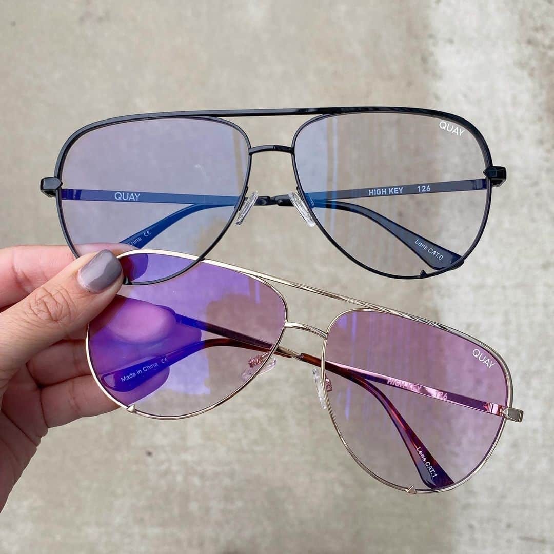 quayaustraliaさんのインスタグラム写真 - (quayaustraliaInstagram)「SWIPE TO SEE THE SHIFT 😧 Take it inside ➡️ Take it outside 😎Meet HIGH KEY SHIFT—ft. lenses that shift from blue light glasses to sunnies ✌️ Available on our site for $75 USD #FINDYOURQAUYS」2月10日 3時39分 - quayaustralia