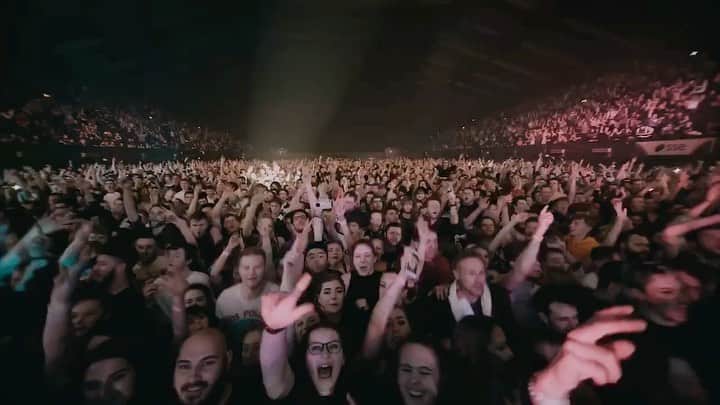 Don Brocoのインスタグラム：「Wembley 2 years ago today! No way does it feel that long ago! Our last UK gig & the biggest and best show we’ve ever played 🤠 Excited and hopeful we’ll be able to get on a stage later this year and see you all soon! 🎥: @tompullenphoto」