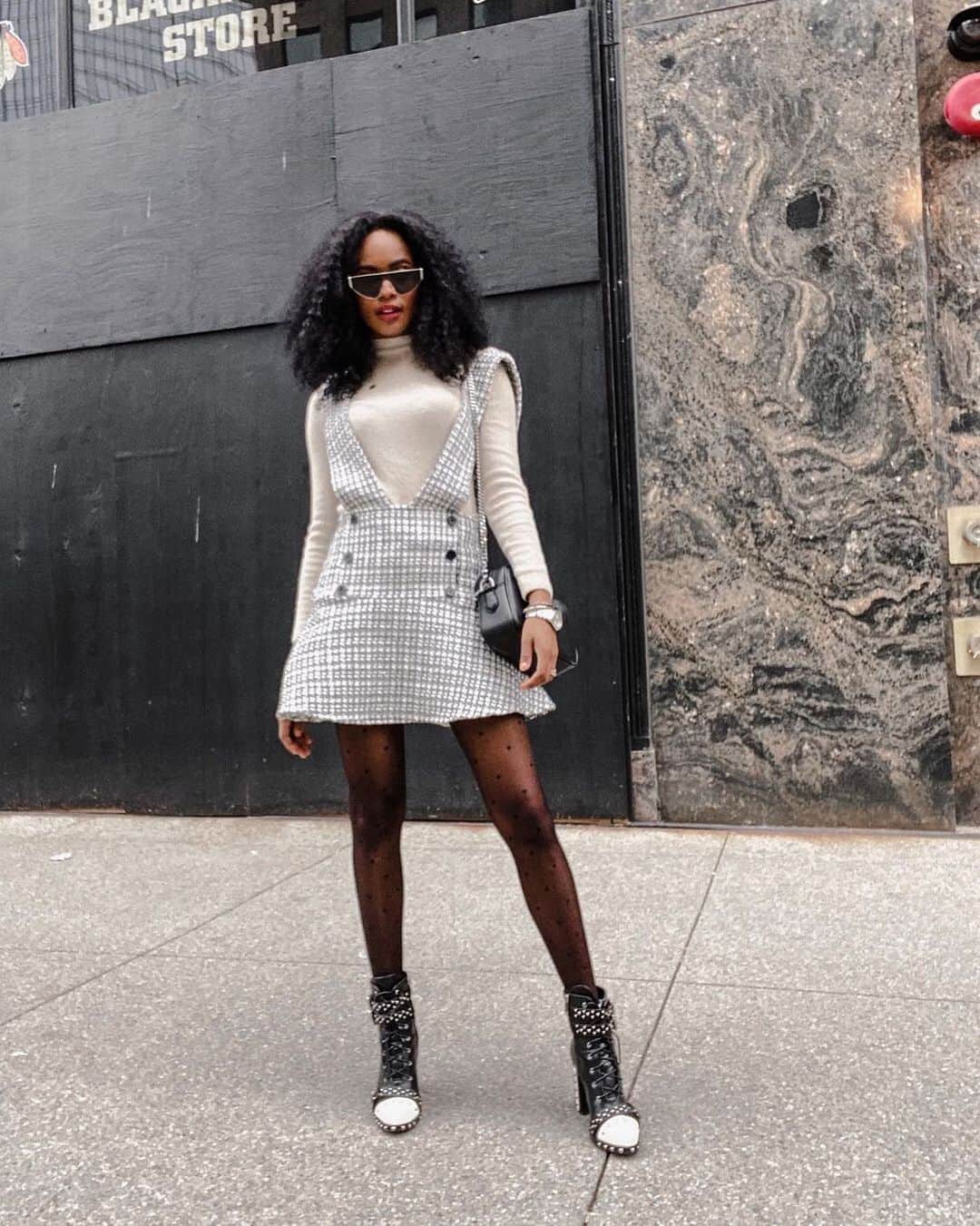 SHEINのインスタグラム：「Elegance and grace never expire 🕊️🗝️ @iamstherfaned  Shop Item #: 1598300  #SHEINgals #SHEINstyle #SHEINSS21 #fashionlook」