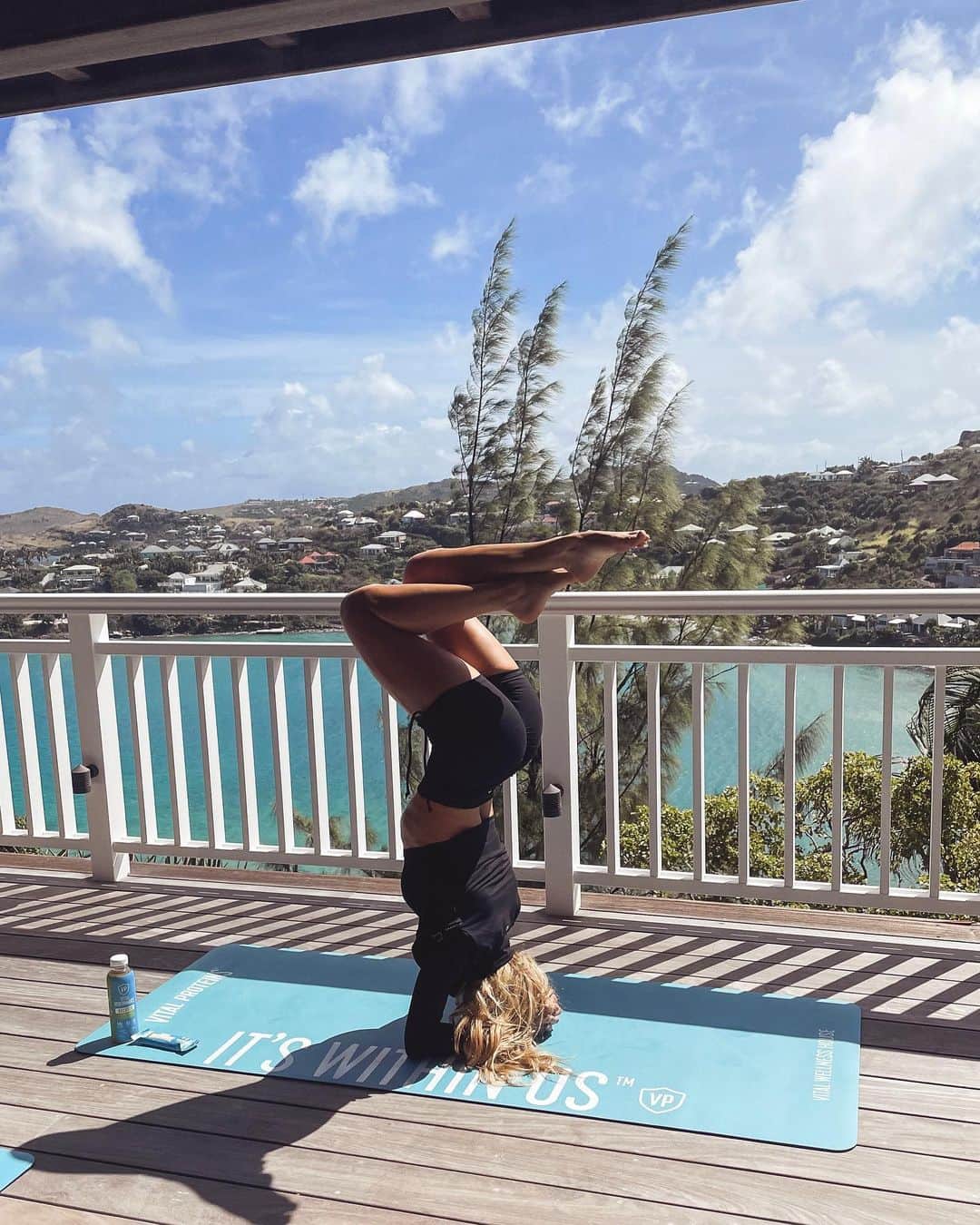 Cindy Pradoさんのインスタグラム写真 - (Cindy PradoInstagram)「Missing these wellness mornings with my @vitalproteins family 💙 I can’t recommend these products enough. So good for your overall health & well-being 🌴 #itsfromwithin #vitalproteins #wellnesshouse」2月10日 4時13分 - cindyprado