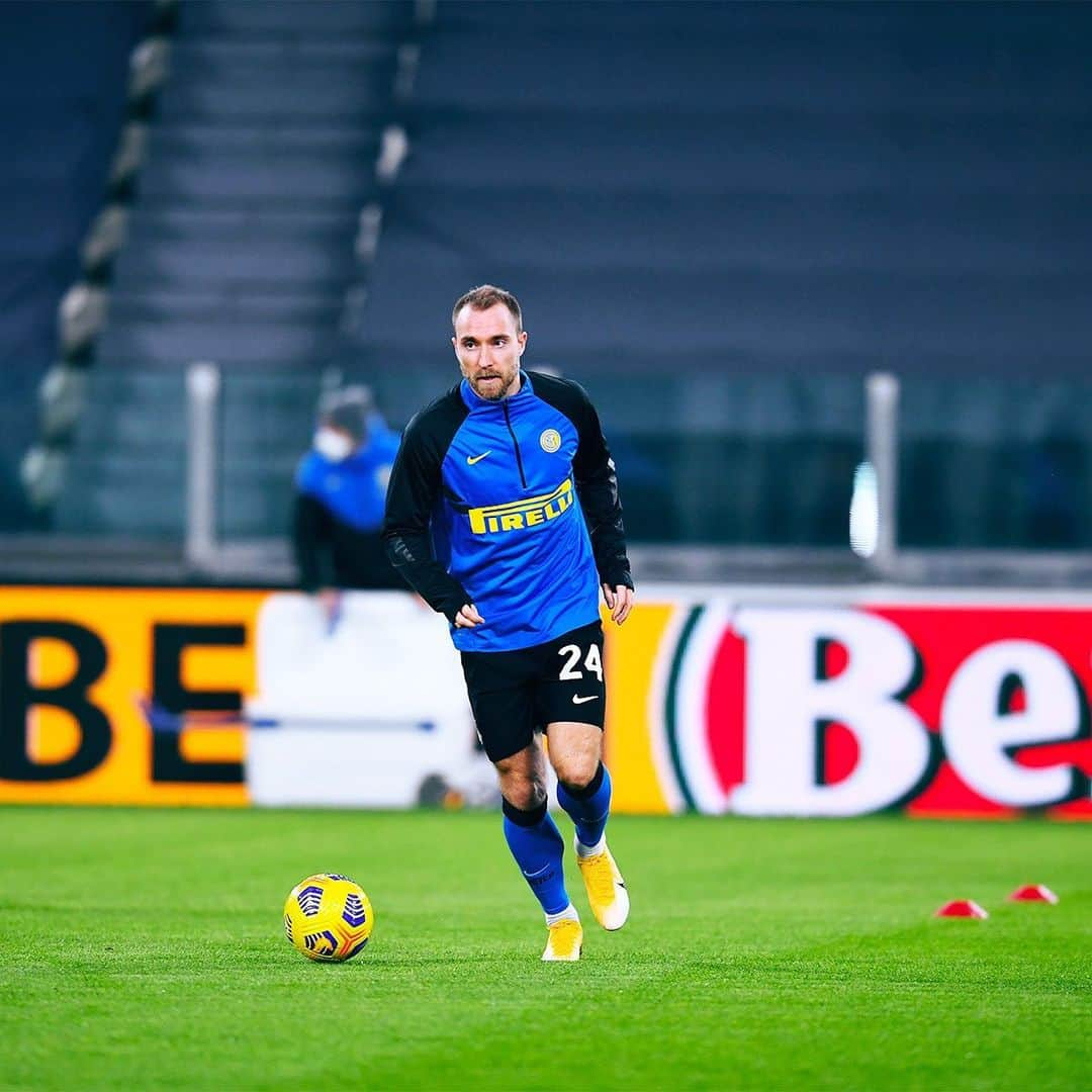 インテルナツィオナーレ・ミラノさんのインスタグラム写真 - (インテルナツィオナーレ・ミラノInstagram)「WARMING UP 🔥🏟🙌 #Inter #ForzaInter #JuventusInter #CoppaItalia #Football」2月10日 4時32分 - inter