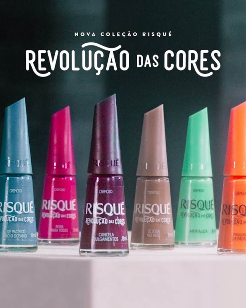 Risqueのインスタグラム：「Quem falou que a cor do esmalte define você? Chegou a nova coleção Risqué Revolução das Cores. São seis novas cores pra você apagar os preconceitos e se jogar nas cores. Experimente! Por mais cores e menos julgamentos. Link na bio. ⠀ #RisquéRevoluçãoDasCores #TáNasNossasMãos」