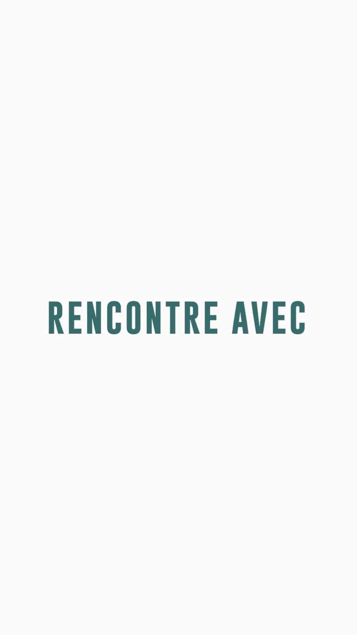 レジャビーのインスタグラム：「Aujourd’hui, Maison Lejaby vous propose de rencontrer  une jeune entrepreneuse qui a inspiré sa marque d’Activewear @lejabyinspire : la pétillante et solaire @justinehutteau, co-fondatrice de @respirenaturel.   Concilier cosmétique naturelle et efficace, c’est le défi que s’est lancé Justine Hutteau avec Respire depuis 2018.  Proche de sa communauté et communiquant son sourire et sa bonne humeur, elle propose des produits du quotidien efficaces, sains, fabriqués en France, vegan et éco-responsables.  Un rituel bien être au plus près de la planète, qui nous parle chez @maisonlejaby et particulièrement chez @lejabyinspire, et qui a permis une jolie collaboration entre les deux marques. En effet, pour chaque commande depuis le lancement de Lejaby Inspire, une shampoing solide a été glissé dans les colis 📦🌿 !  #lejabyinspire #respire #inspiration #entrepreneuriat #greenmind #lifestyle」