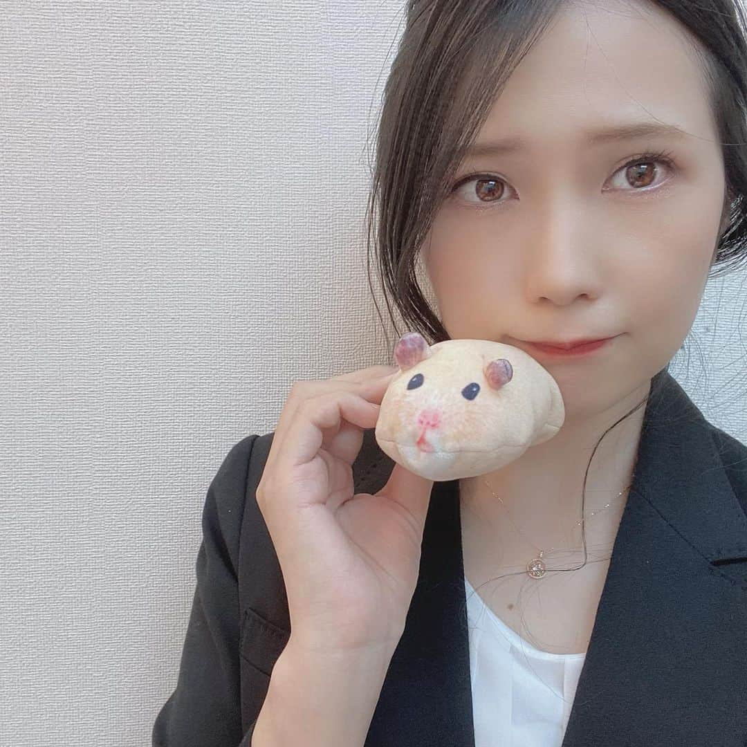 藍澤慶子さんのインスタグラム写真 - (藍澤慶子Instagram)「今回の役はスーツなのです( ⸝•ᴗ•⸝)♡ #女優も自画撮り #actress #japanese #model #キ上の空論 #キ上ピーチ #シアターサンモール #新宿御苑前 #めちゃめちゃ面白い #演劇 #entertainment #必要不可欠 #ハムちゃんかわいい #久々登場 #舞台中によく出没する #ハムスター @hamchancawaiigram もよろしくね♡」2月10日 4時46分 - kepiko928