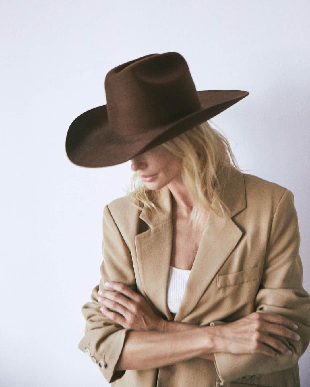 JanessaLeoneのインスタグラム：「BROOKS  #janessaleone」