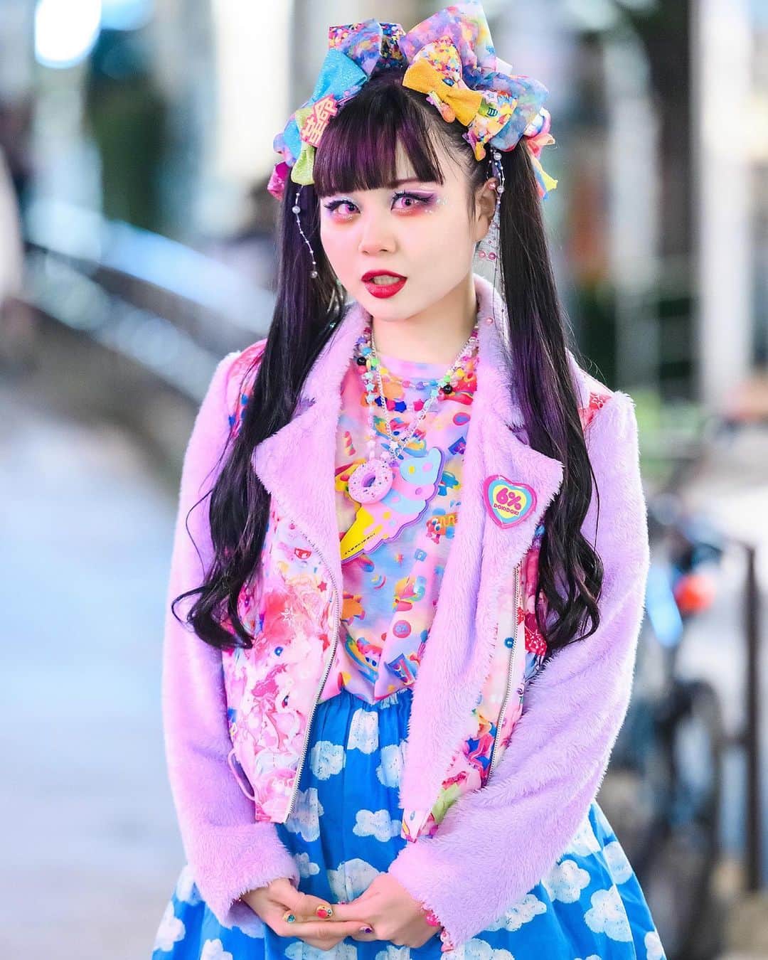 Harajuku Japanさんのインスタグラム写真 - (Harajuku JapanInstagram)「Vocaloid fan Chami (@chami0725mn) on Cat Street in Harajuku wearing a kawaii style featuring a 6%DOKIDOKI jacket over a 6%DOKIDOKI top, a cloud print skirt, 6%DOKIDOKI tights, accessories from 6%DOKIDOKI and Claire's, and pink Puma sneakers with mismatched socks.」2月10日 5時02分 - tokyofashion